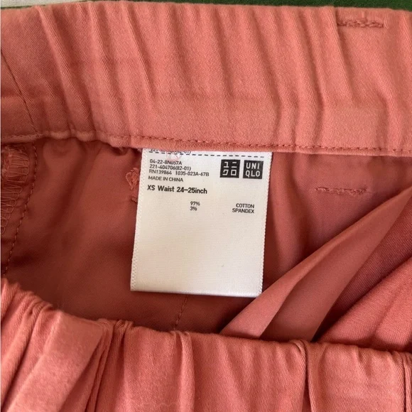 Uniqlo high waist shorts - Picture 2 of 3